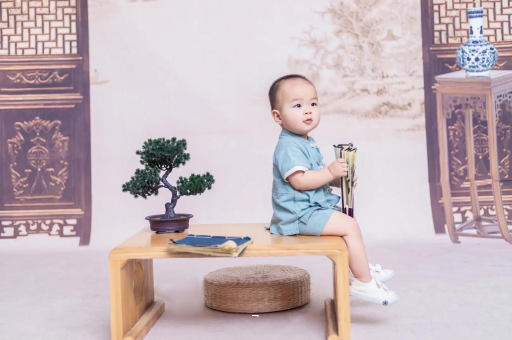 广州供卵代怀包生男孩宝宝嘴里有痰