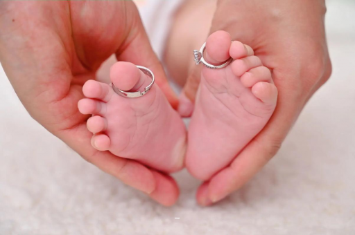 广州供卵代怀包生男孩宝宝脸上长黑点